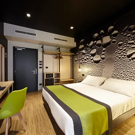 Hotel Aqua 3*